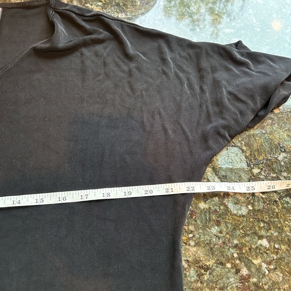 Chico’s Travelers Collection Black Scoop Neck Tunic Top. 3/4 sleeve. Made in USA - Picture 8 of 9